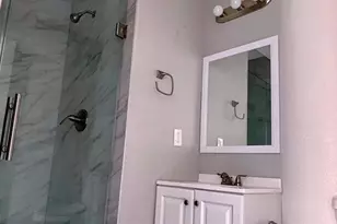 5427 Willow Glen Dr, Houston, TX 77033 - Photo 7