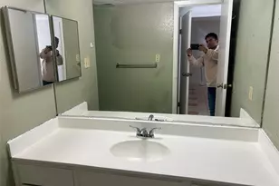 3900 Woodchase Dr, Houston, TX 77042 - Photo 19