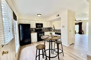 2002 Gentryside Dr, Houston, TX 77077 - Photo 5