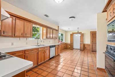 2275 Woodland Springs Street, Houston, TX 77077 - Photo 9