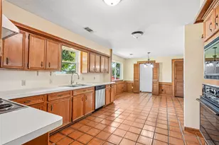 2275 Woodland Springs St, Houston, TX 77077 - Photo 9