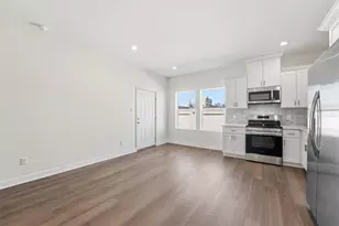 2005 Sealy St, Galveston, TX 77550 - Photo 11