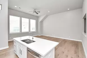 1105 Olivier Ln, Houston, TX 77055 - Photo 11