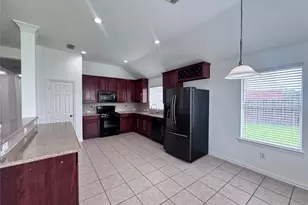 7502 Quiet Trace Ln, Pearland, TX 77581 - Photo 9