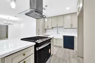 14411 Briarhills Pkwy, Houston, TX 77077 - Photo 9