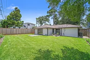 911 Wynnwood Ln, Houston, TX 77008 - Photo 23