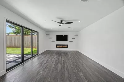 911 Wynnwood Lane, Houston, TX 77008 - Photo 11