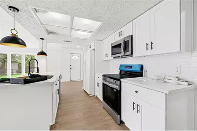 8302 Country Wind Lane, Houston, TX 77040 - Photo 9