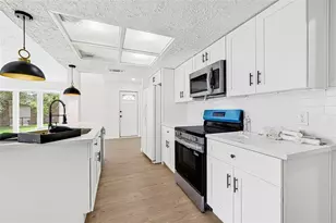 8302 Country Wind Ln, Houston, TX 77040 - Photo 9