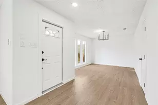 8302 Country Wind Ln, Houston, TX 77040 - Photo 3