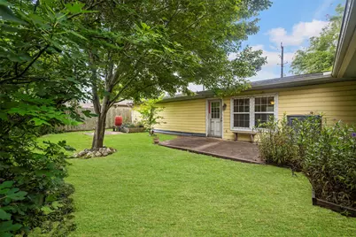 127 Marlin Avenue, Galveston, TX 77550 - Photo 1