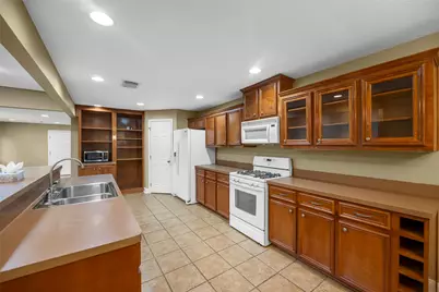 127 Marlin Avenue, Galveston, TX 77550 - Photo 7