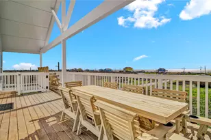 1038 Victoria Ln, Gilchrist, TX 77617 - Photo 7