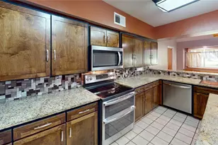 5610 County Rd 823, West Columbia, TX 77486 - Photo 5
