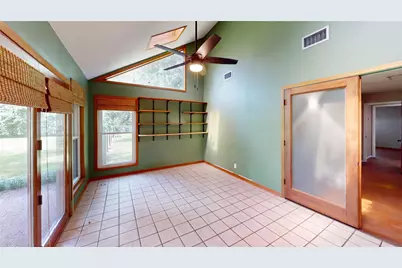 5610 County Road 823, West Columbia, TX 77486 - Photo 9