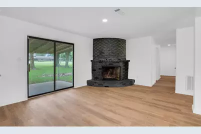 290 E Smith Street, Sour Lake, TX 77659 - Photo 9