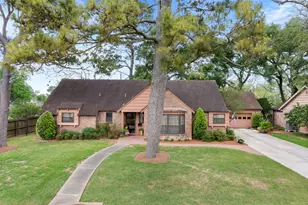 3014 Inwood Dr, Dickinson, TX 77539 - Photo 1