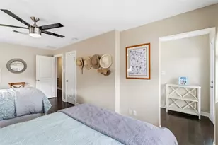 523 Paradise Dr, Galveston, TX 77554 - Photo 17