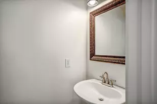 55 N Walden Elms Cir, The Woodlands, TX 77382 - Photo 7