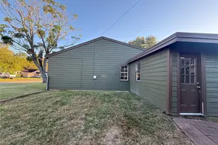 749 Lorrain St, Angleton, TX 77515 - Photo 15