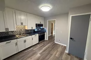 749 Lorrain St, Angleton, TX 77515 - Photo 5