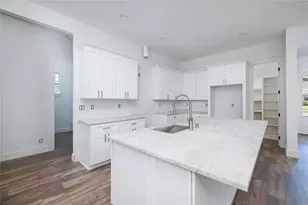 1049 Broadmoor Dr, Huntsville, TX 77340 - Photo 7