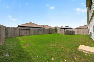 10015 Chase Ct, Baytown, TX 77521 - Photo 45