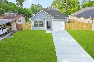 314 E Republic Ave, Baytown, TX 77520 - Photo 3