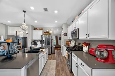 4606 Gonzales Court, Baytown, TX 77521 - Photo 9