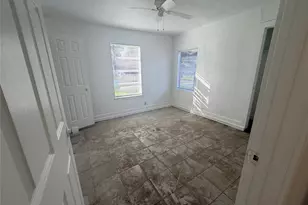 7318 Forrestal St, Houston, TX 77033 - Photo 9