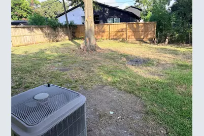 7318 Forrestal Street, Houston, TX 77033 - Photo 11