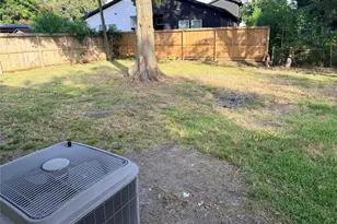 7318 Forrestal St, Houston, TX 77033 - Photo 11