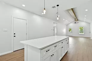 6105 Woodrow St, Texas City, TX 77591 - Photo 9