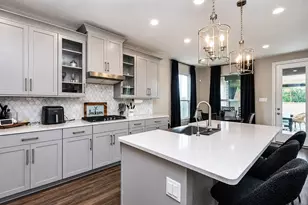 4819 Autumn Hls Trl, Pearland, TX 77584 - Photo 11