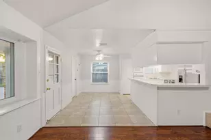 9718 Rathbone Dr, Houston, TX 77031 - Photo 11