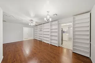 9718 Rathbone Dr, Houston, TX 77031 - Photo 7