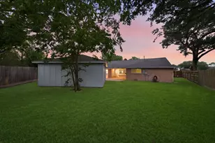 9718 Rathbone Dr, Houston, TX 77031 - Photo 27