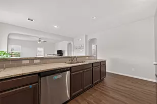 10535 Amador Peak Dr, Rosharon, TX 77583 - Photo 11