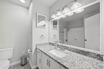 10152 Longmont Drive #38/10, Houston, TX 77042 - Photo 27