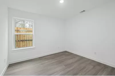 8639 Peachtree St Street, Houston, TX 77016 - Photo 5