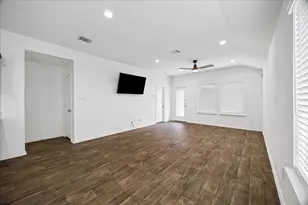 16691 Lonely Pines Dr, Conroe, TX 77302 - Photo 9