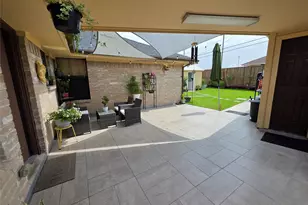 8827 Woodleigh Dr, Houston, TX 77083 - Photo 33