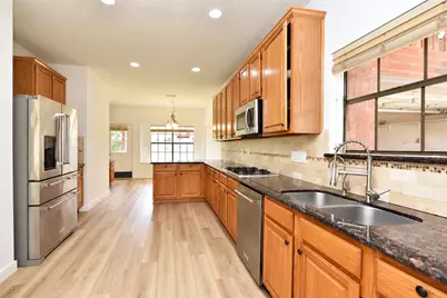 1110 Lake Estates Drive, Sugar Land, TX 77498 - Photo 13