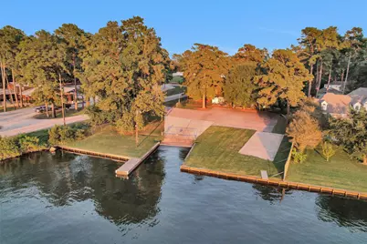 15714 Corinthian Way, Willis, TX 77318 - Photo 39