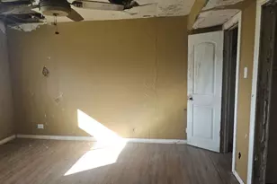 10918 Pandora Dr, Houston, TX 77013 - Photo 9