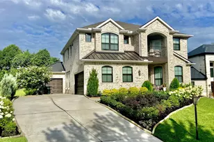 310 Edgewood Dr, Montgomery, TX 77356 - Photo 1