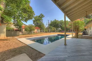 911 Mulberry Ave, New Braunfels, TX 78130 - Photo 15