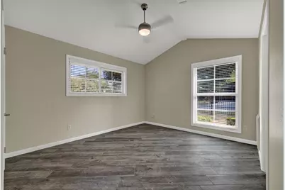 911 Mulberry Avenue, New Braunfels, TX 78130 - Photo 9