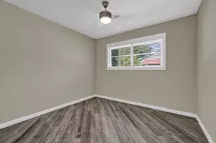 911 Mulberry Ave, New Braunfels, TX 78130 - Photo 11
