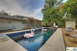 911 Mulberry Ave, New Braunfels, TX 78130 - Photo 1